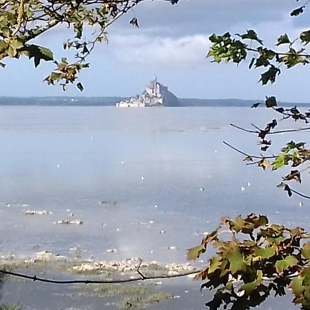 Entre Mont St Michel Et Merveille Vains Exterior foto
