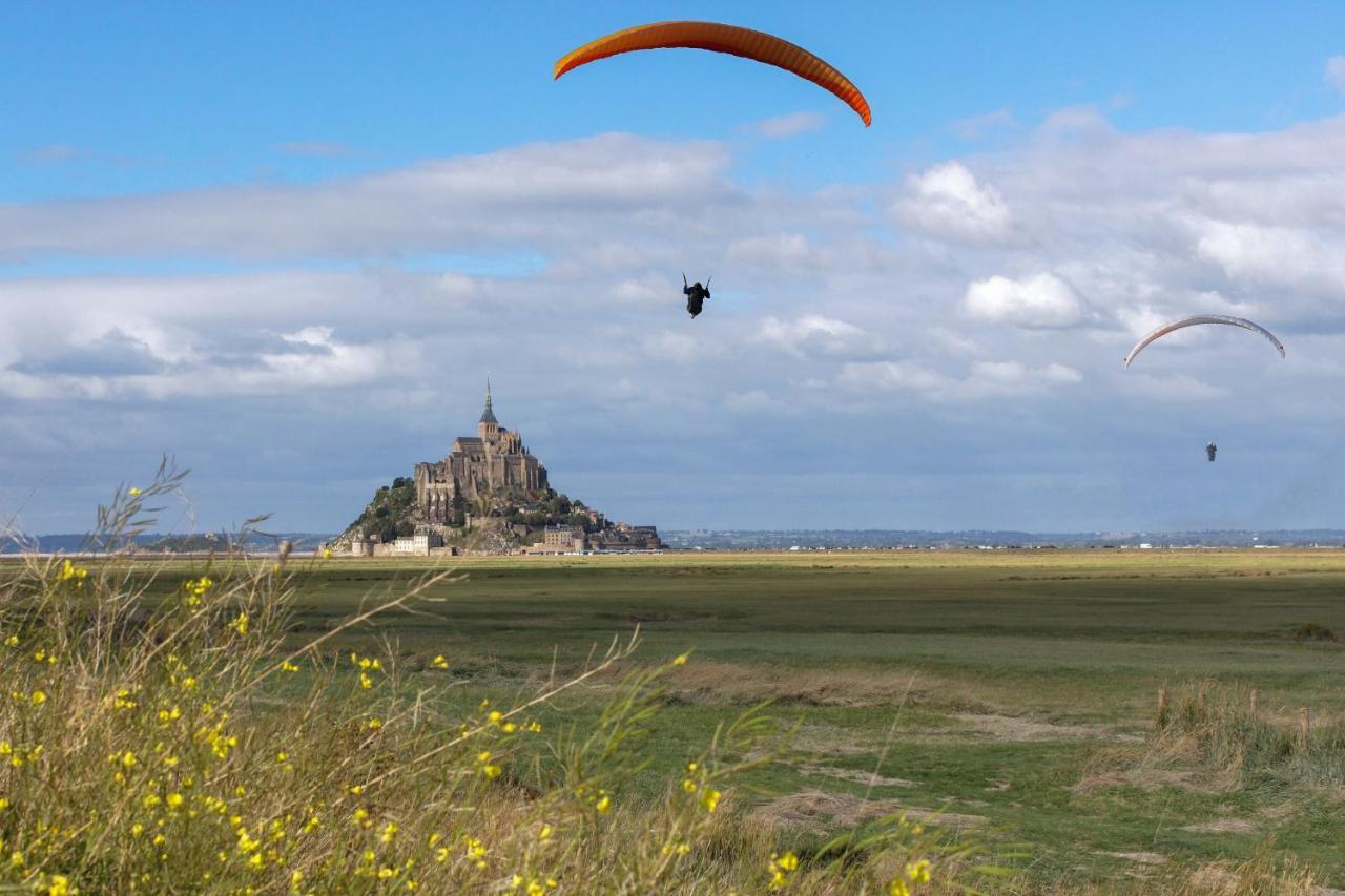 Entre Mont St Michel Et Merveille Vains Exterior foto